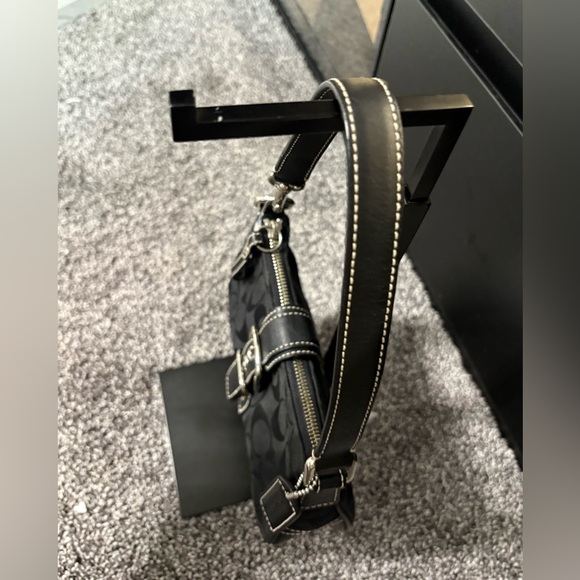 Coach VINTAGE Mini Hampton shoulder bag in black signature canvas - Picture 9 of 11